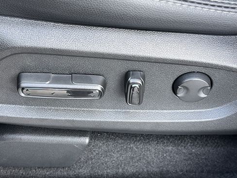 Used 2025 Honda Pilot Touring image 32