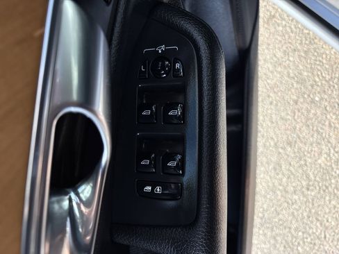 Used 2021 Volvo XC90 T6 Momentum w/ Advanced Package image 11