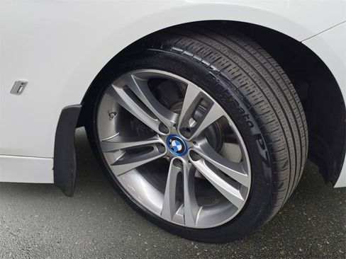 Used 2017 BMW 330e image 33
