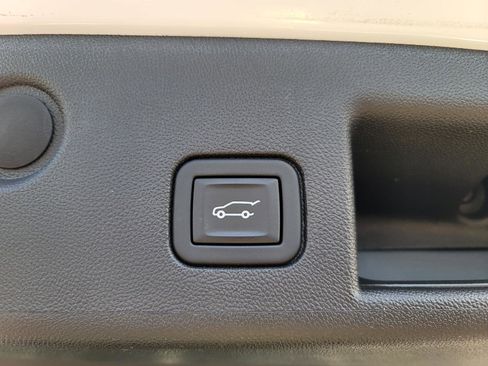 Used 2023 Chevrolet Equinox LT FWD image 8