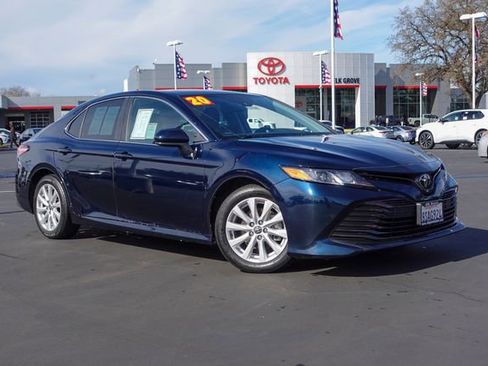 Certified 2020 Toyota Camry LE image 7
