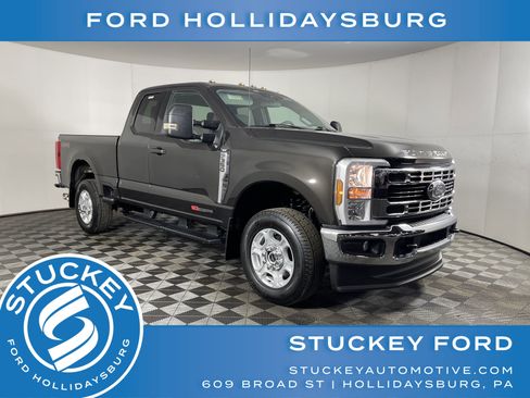 Used 2024 Ford F350 XLT w/ Camper Package image 1