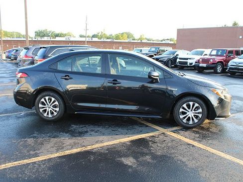 Used 2020 Toyota Corolla LE FWD image 5