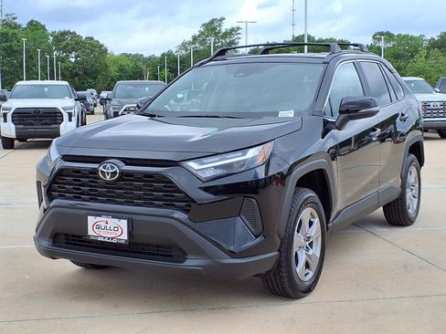 Certified 2025 Toyota RAV4 XLE w/ Convenience Package image 3