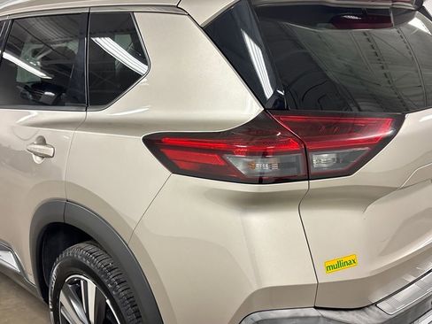 Used 2022 Nissan Rogue Platinum w/ Head-Up Display Package image 15