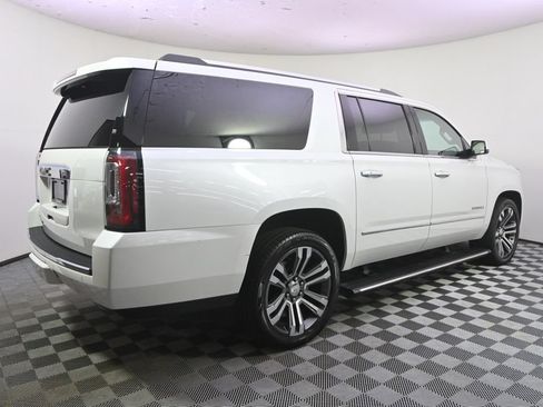 Used 2019 GMC Yukon XL Denali w/ Denali Ultimate Package AWD/4WD image 7