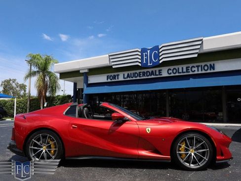 Used 2021 Ferrari 812 GTS RWD image 2