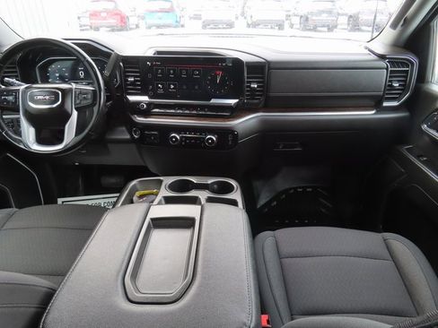 Used 2024 GMC Sierra 3500 SLE image 25