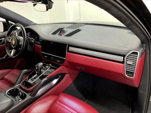 Used 2020 Porsche Cayenne Turbo AWD/4WD image 11