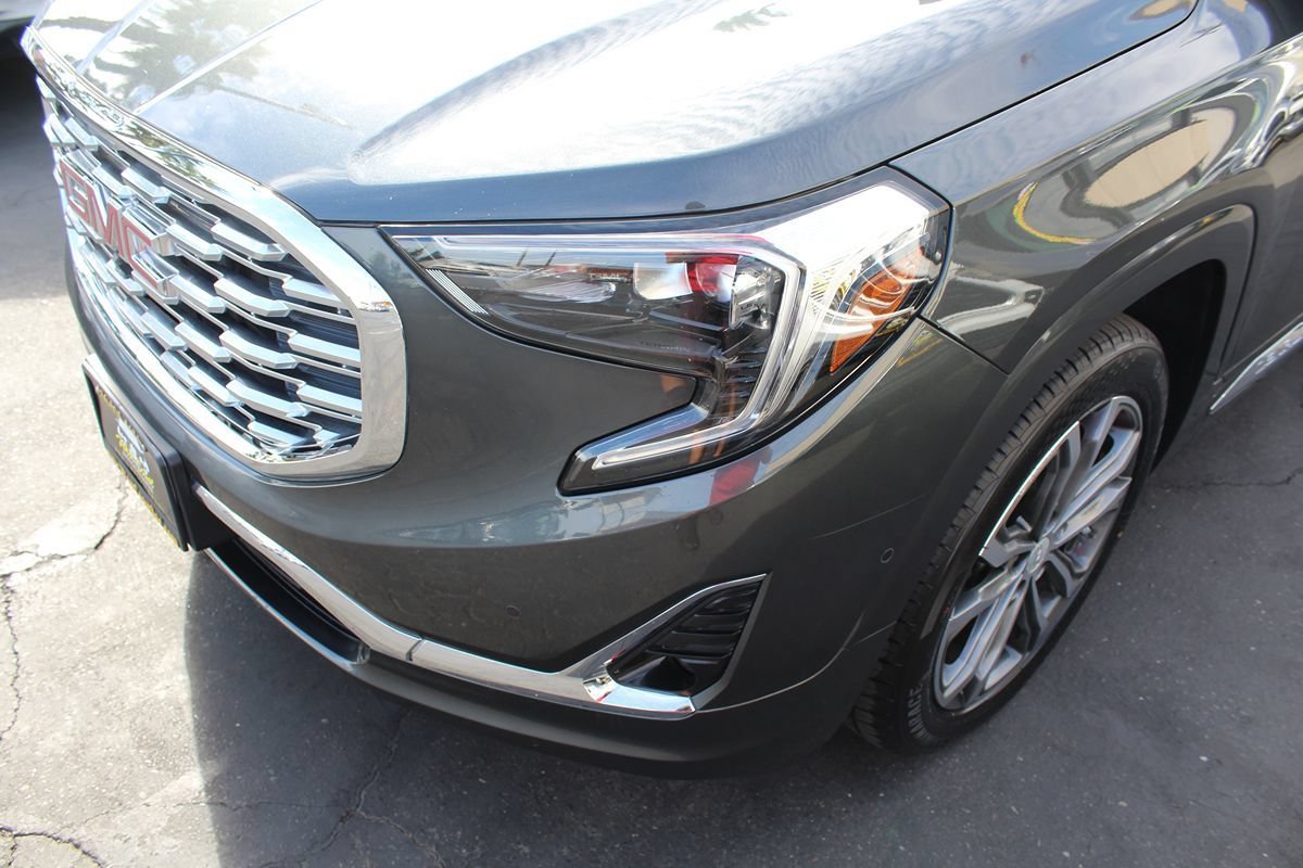 Used 2020 GMC Terrain Denali w/ Denali Premium Package AWD/4WD image 10