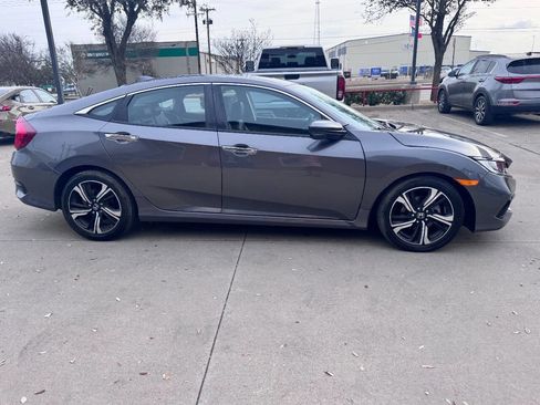 Used 2016 Honda Civic Touring image 4