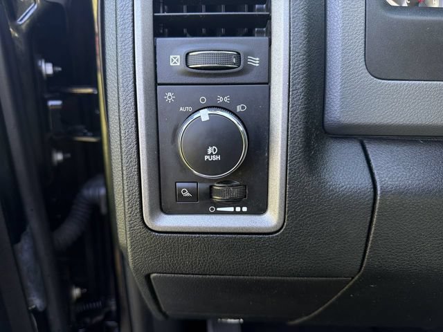 Used 2014 RAM 1500 Express AWD/4WD image 17