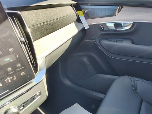 New 2026 Volvo XC90 B6 Plus image 24