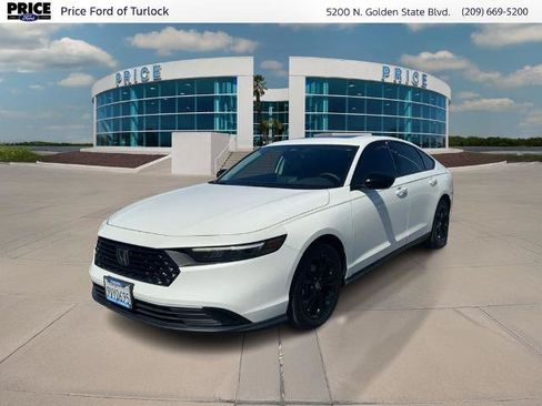 Used 2025 Honda Accord SE image 1