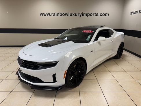 Used 2021 Chevrolet Camaro LT w/ Technology Package image 3