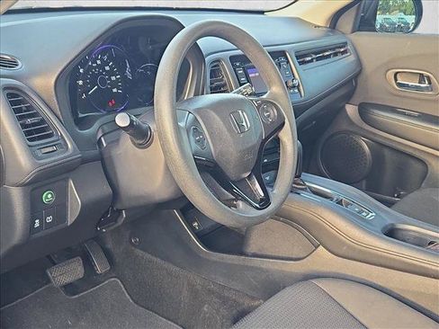 Used 2022 Honda HR-V LX image 9