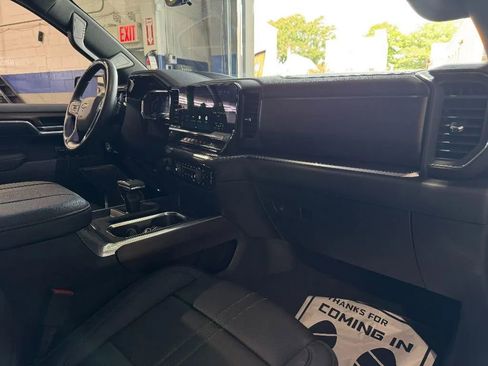Used 2024 Chevrolet Silverado 1500 High Country w/ Technology Package image 32