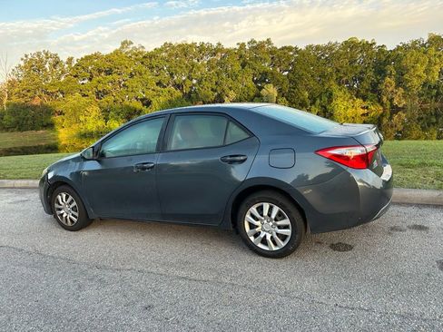 Used 2015 Toyota Corolla LE FWD image 4