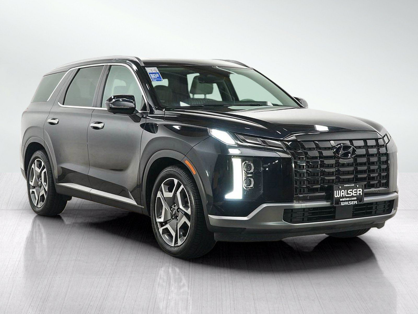 Used 2024 Hyundai Palisade Limited AWD/4WD image 7