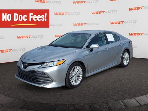 Used 2019 Toyota Camry XLE w/ Carpet Mat Package FWD image 1