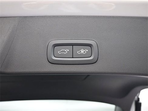 Used 2024 Volvo XC40 B5 Plus w/ Protection Package Premier image 30