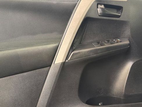 Used 2016 Toyota RAV4 LE image 20