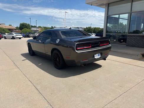 Used 2015 Dodge Challenger R/T Scat Pack w/ Leather Interior Group RWD image 7