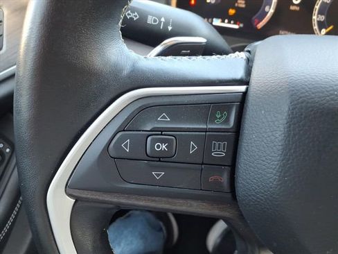 Used 2022 Jeep Grand Cherokee Limited w/ Luxury Tech Group II image 26