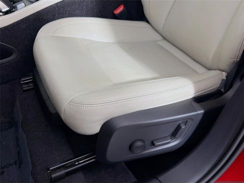 Used 2021 Volvo XC40 T5 Momentum w/ Premium Package AWD/4WD image 22
