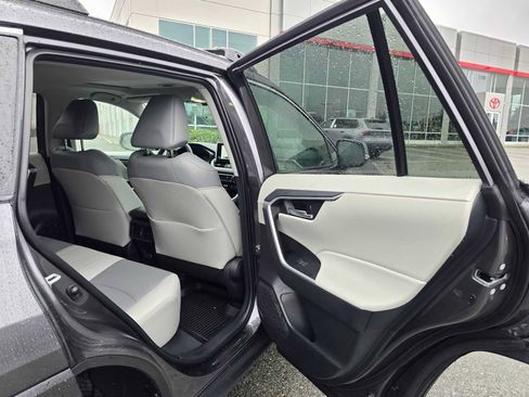 Certified 2025 Toyota RAV4 XLE Premium image 14
