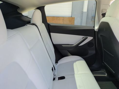 Used 2021 Tesla Model Y Long Range AWD/4WD image 20
