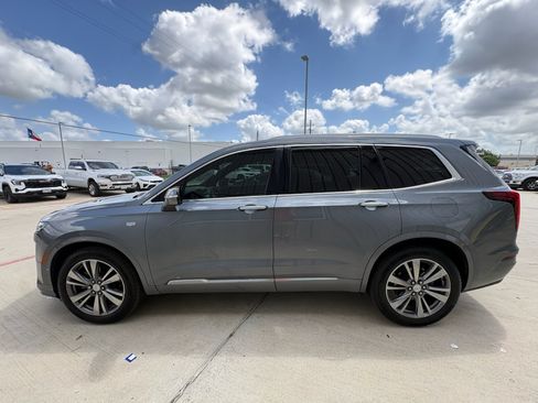 Used 2021 Cadillac XT6 Premium Luxury FWD image 5