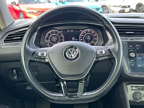 Used 2019 Volkswagen Tiguan SEL Premium image 24