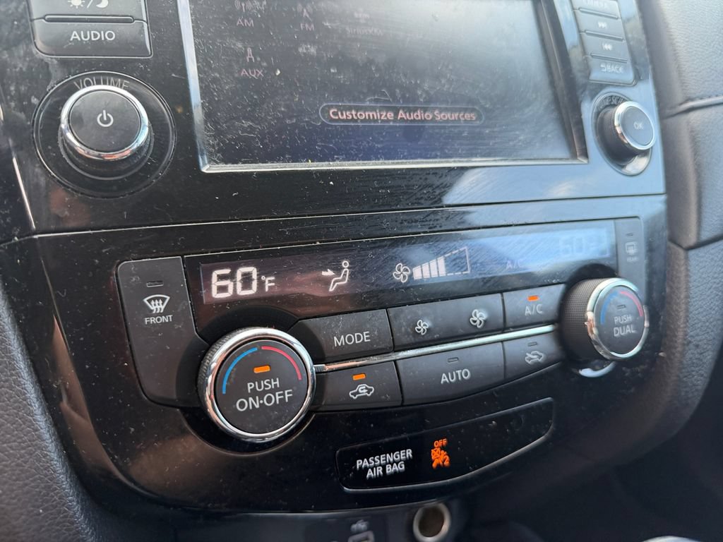 Used 2019 Nissan Rogue SV AWD/4WD image 27
