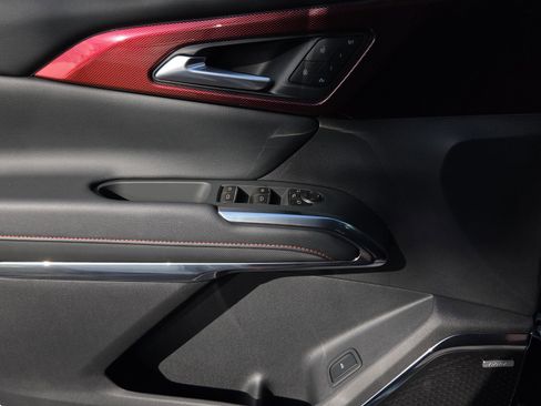 New 2026 Chevrolet Traverse RS w/ LPO, Floor Liner Package FWD image 28