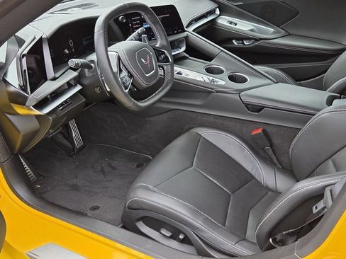 Used 2026 Chevrolet Corvette Stingray Coupe w/ 1LT RWD image 9