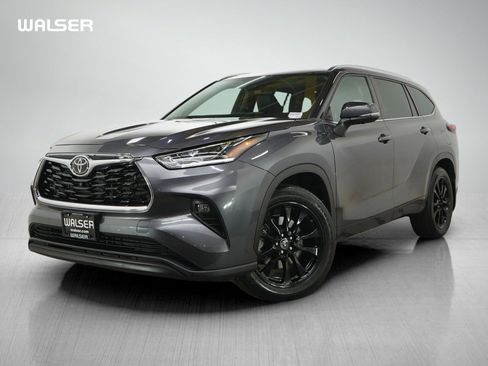 Used 2024 Toyota Highlander Limited AWD/4WD image 1