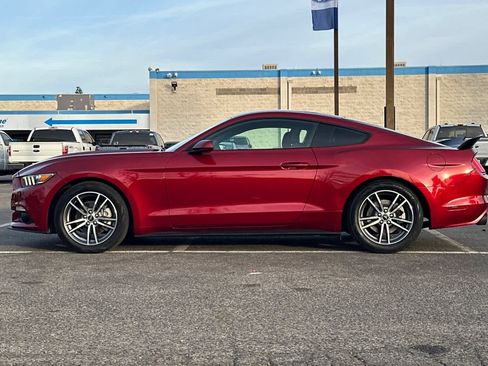Used 2016 Ford Mustang Coupe image 5