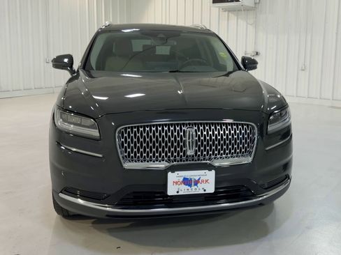 Used 2022 Lincoln Nautilus FWD image 4