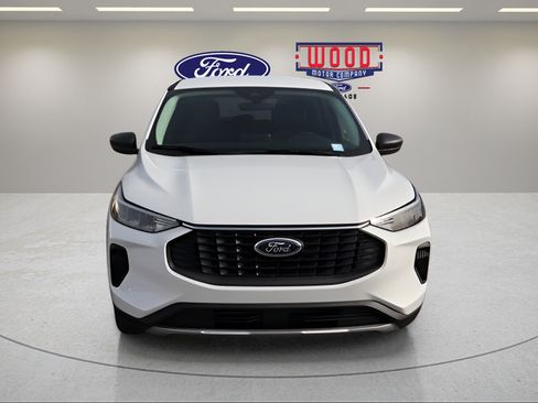 New 2026 Ford Escape Active w/ Cold Weather Package FWD image 9