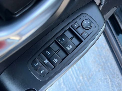 Used 2022 Jeep Cherokee Limited w/ Elite Package AWD/4WD image 27