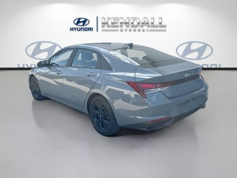 Used 2023 Hyundai Elantra SEL FWD image 4