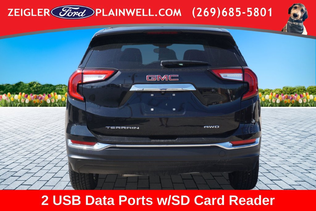 Used 2024 GMC Terrain SLT AWD/4WD image 4