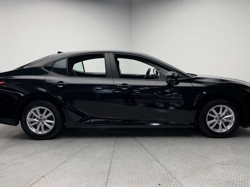 Used 2025 Toyota Camry LE FWD image 33