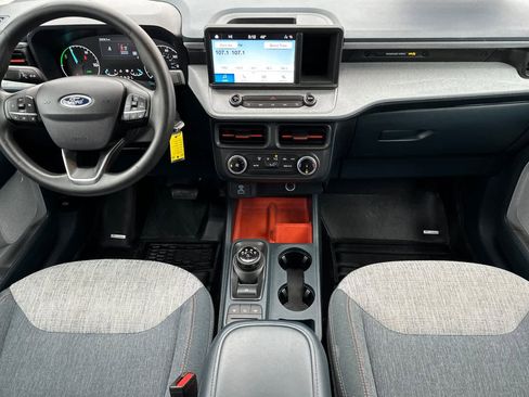 Certified 2024 Ford Maverick XLT image 3