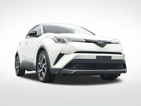 Used 2019 Toyota C-HR XLE image 34