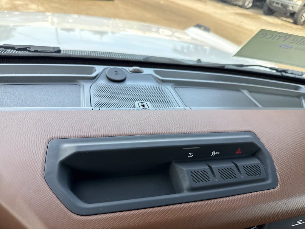 Used 2024 Ford Bronco Outer Banks AWD/4WD image 21