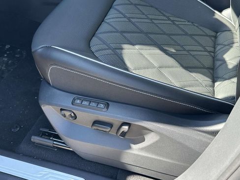 New 2025 Volkswagen Atlas SEL Premium R-Line AWD/4WD image 18