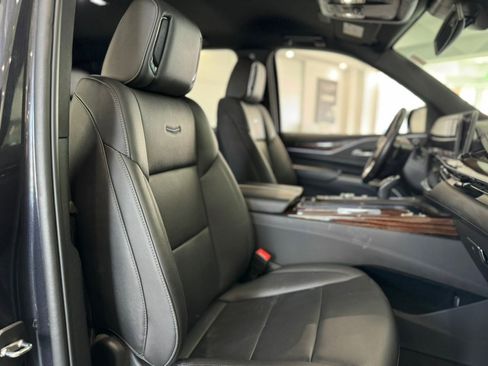Used 2023 Cadillac Escalade ESV Luxury image 18