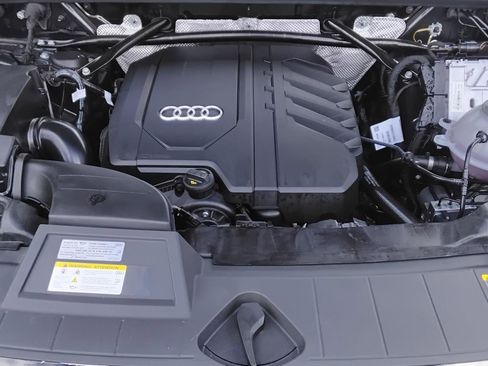 Certified 2025 Audi Q5 2.0T Premium image 15